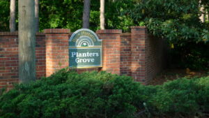 Haile Plantation Planters Grove neighborhood sign